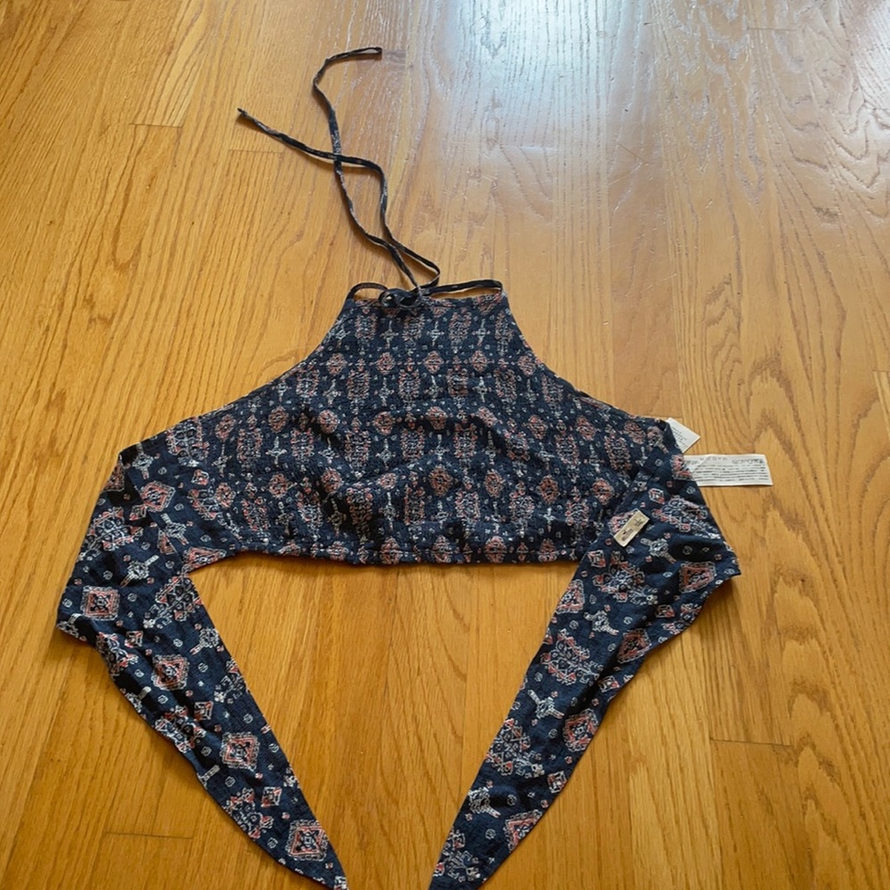 Hollister halter neck, tie back crop top, size small